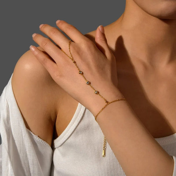 Denzel hand-chain.