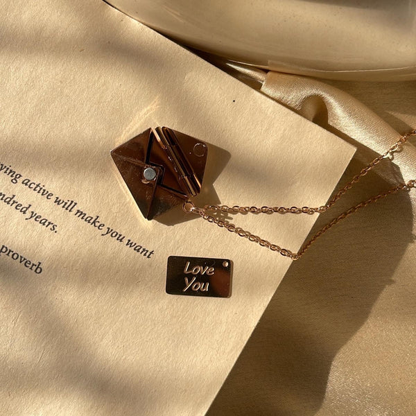 Te emo | envelope | gold plated necklace