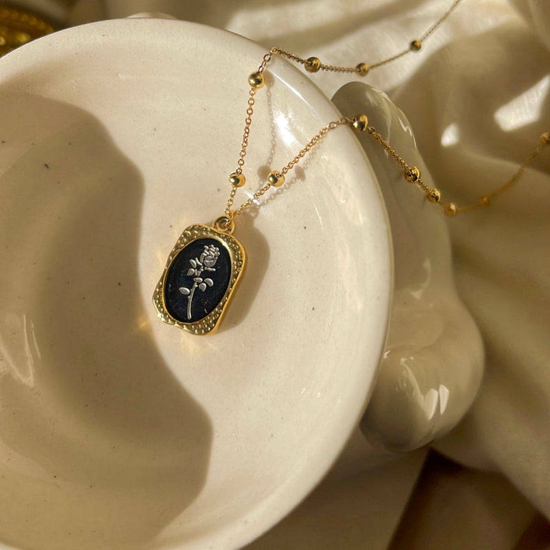 Rouge | gold plated necklace