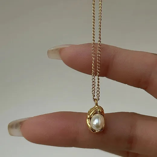 Stella pearl necklace