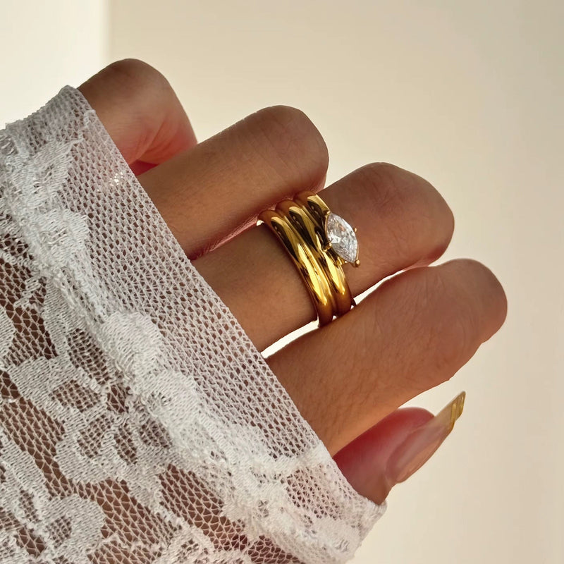 Valerie ring