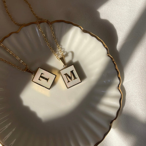 Liana | Initial neckalace