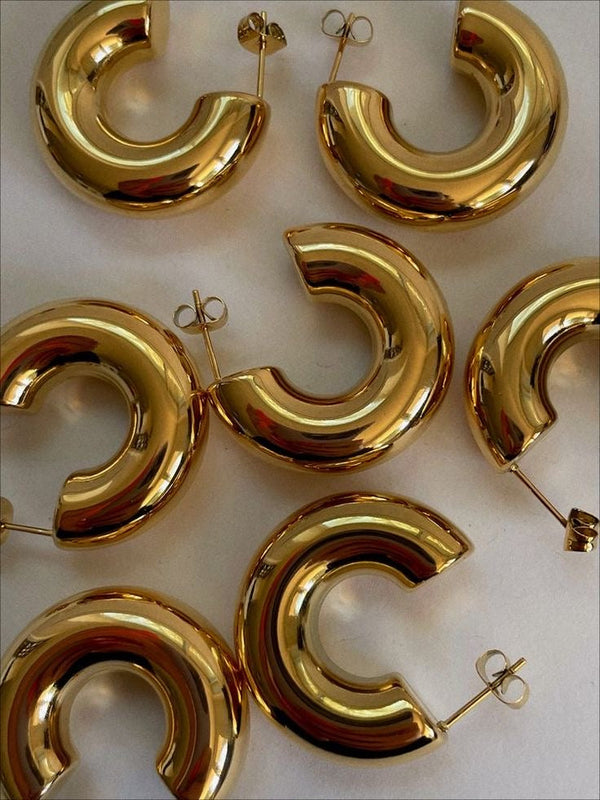 Hazel hoops | 18k gold plated earrings.