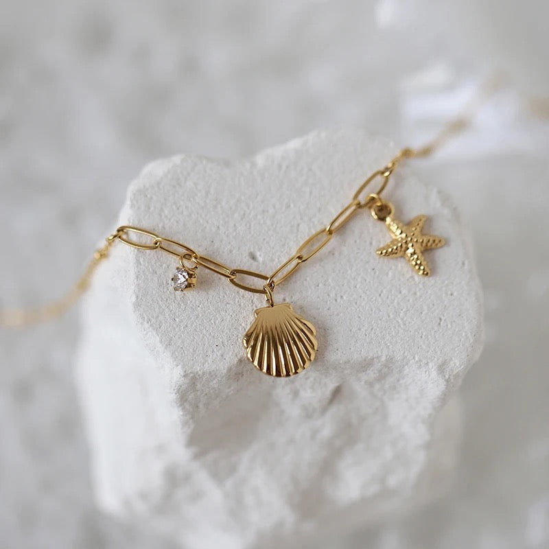 Shell necklace