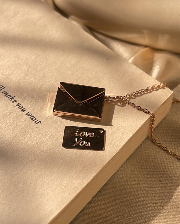 Te emo | envelope | gold plated necklace