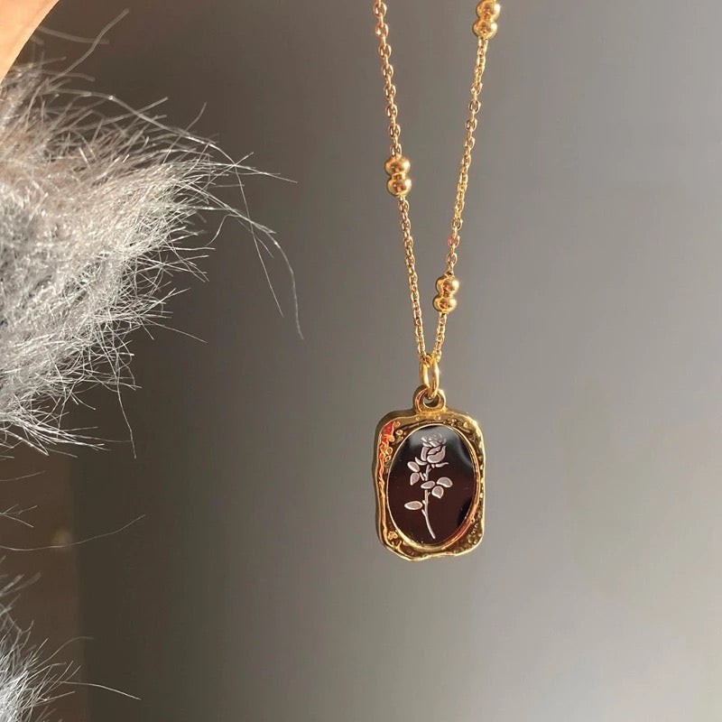 Rouge | gold plated necklace